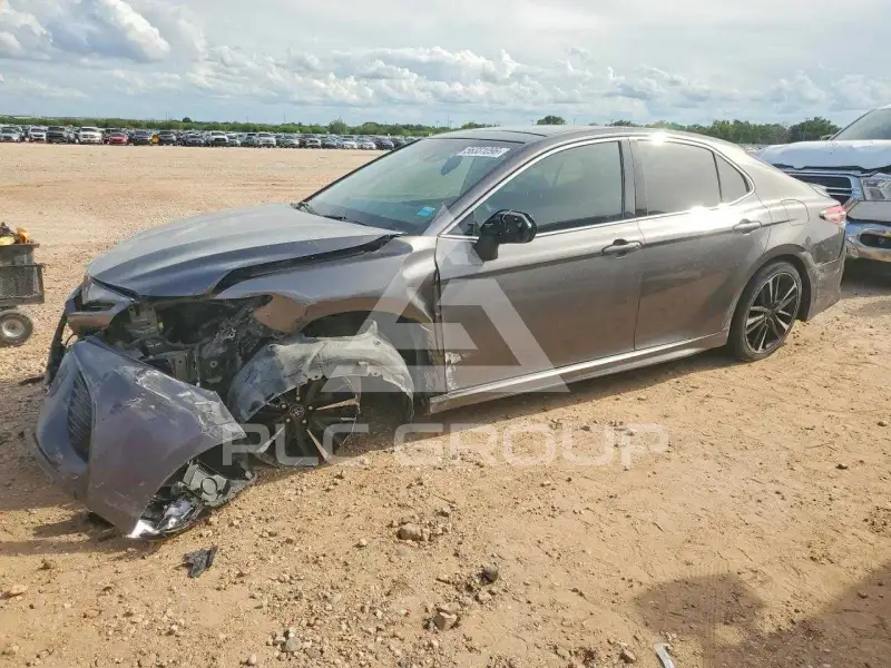 2018 Toyota CAMRY фото
