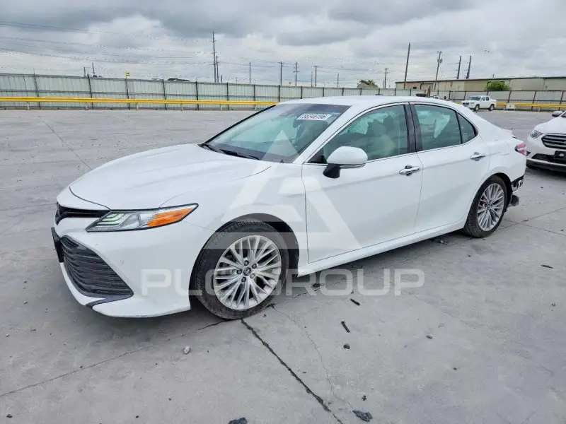 2018 Toyota CAMRY фото