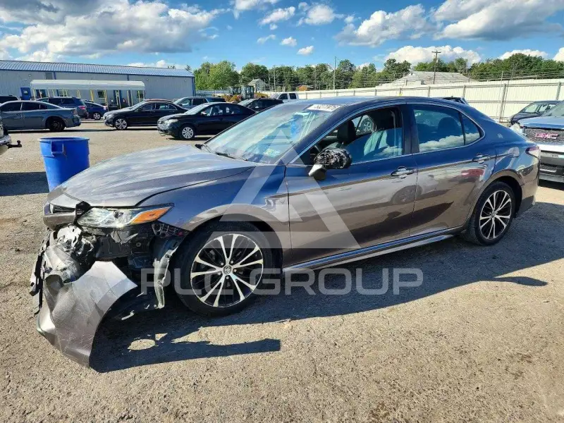 2018 Toyota CAMRY фото