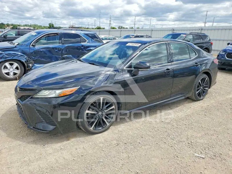 2018 Toyota CAMRY фото