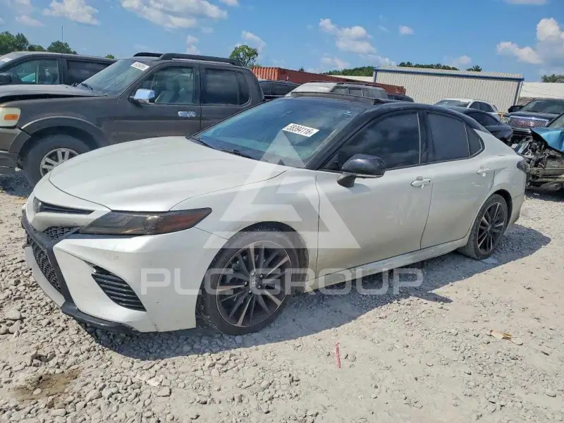 2018 Toyota CAMRY фото