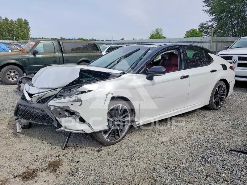 2018 Toyota CAMRY фото