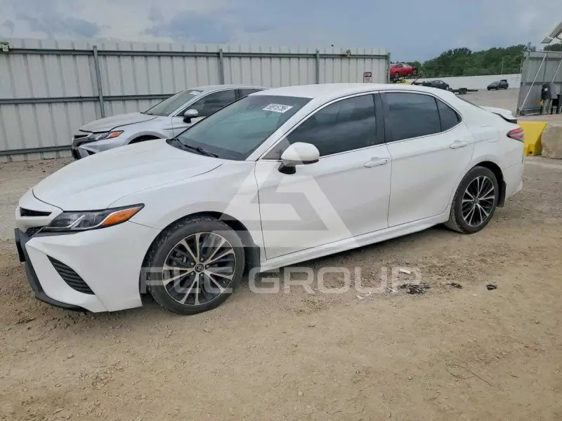 2018 Toyota CAMRY фото