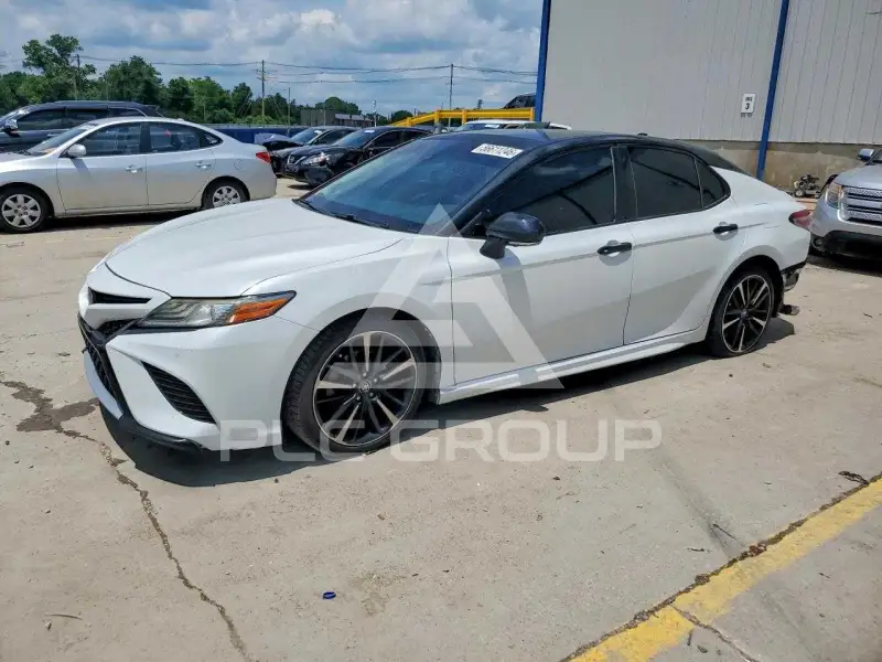 2018 Toyota CAMRY фото