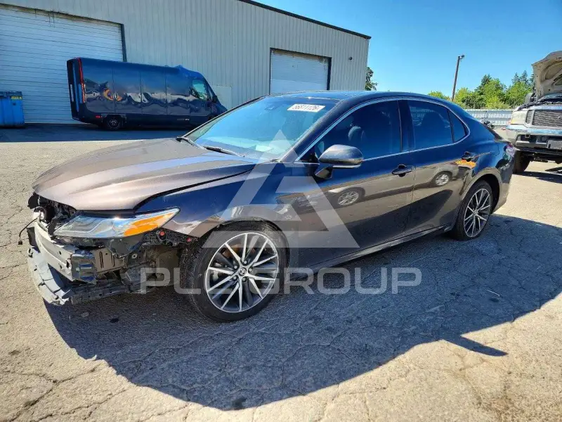 2018 Toyota CAMRY фото