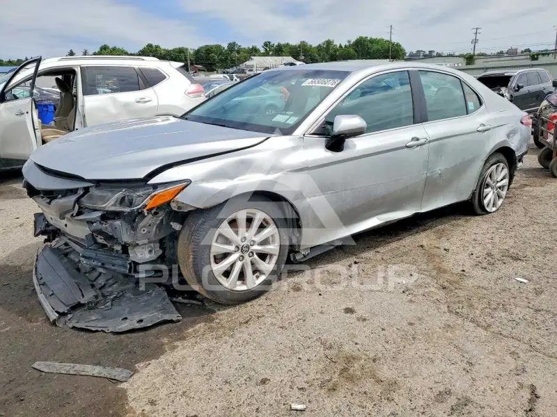 2018 Toyota CAMRY фото