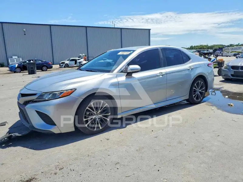 2018 Toyota CAMRY фото
