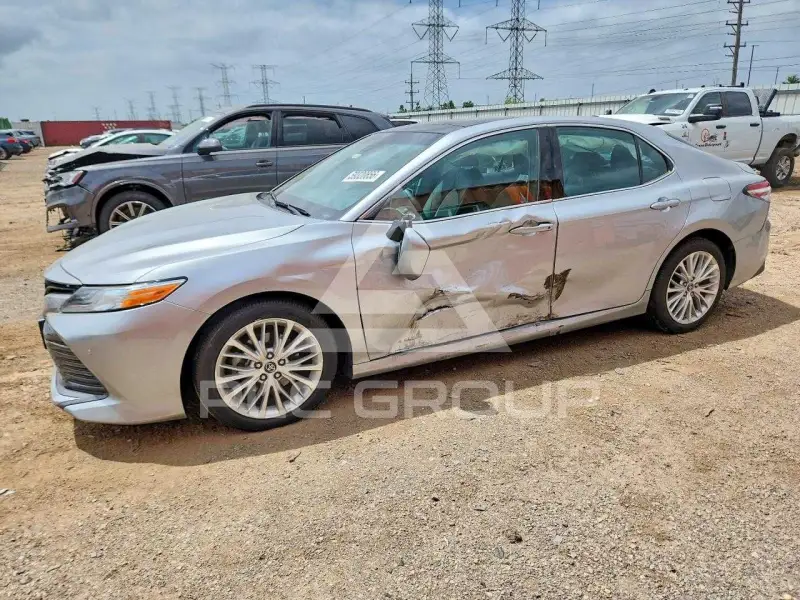2018 Toyota CAMRY фото