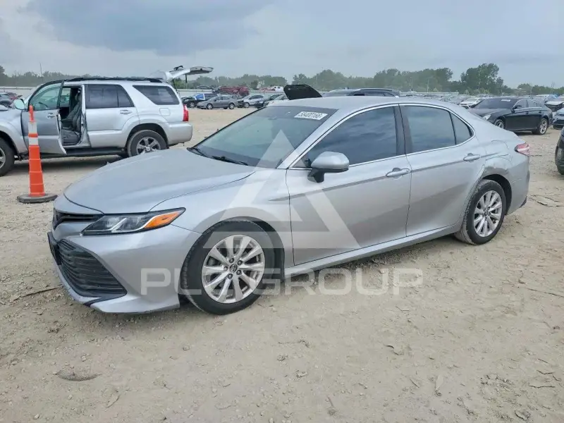2018 Toyota CAMRY фото