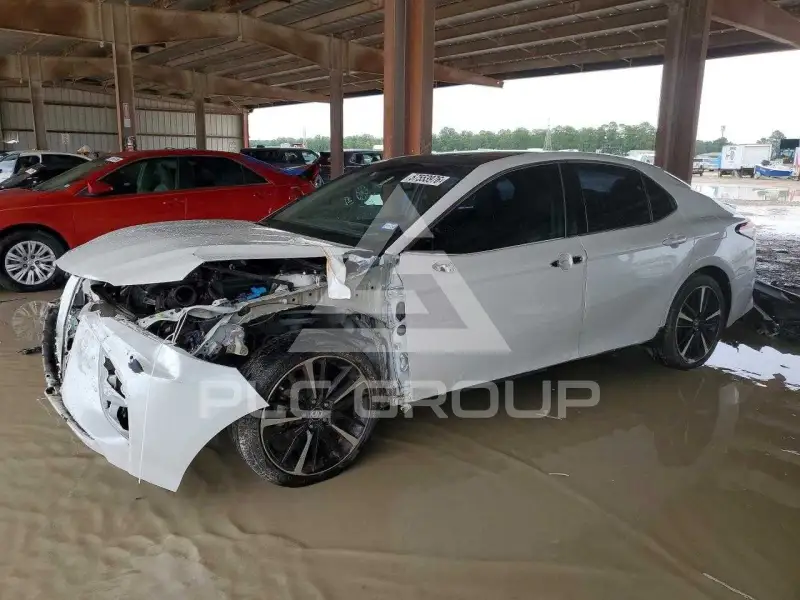 2018 Toyota CAMRY фото