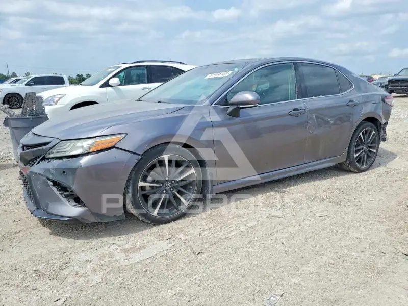 2018 Toyota CAMRY фото