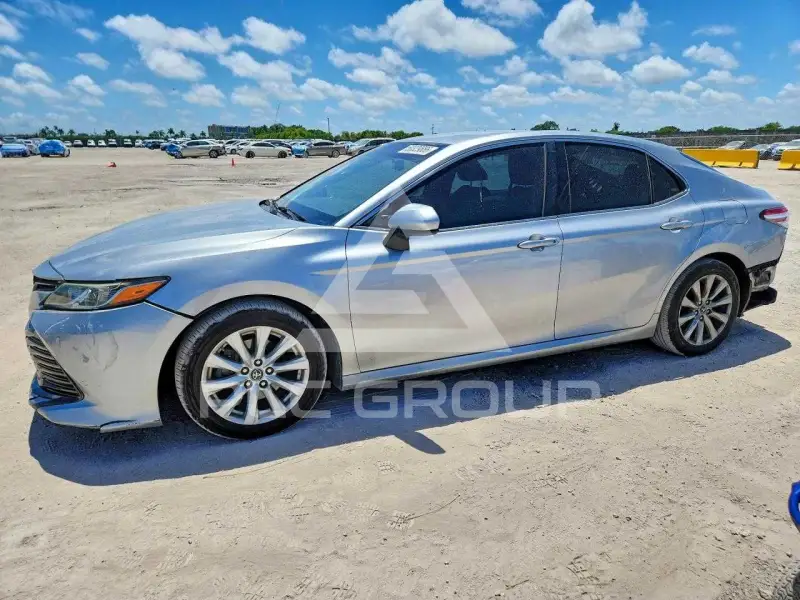 2018 Toyota CAMRY фото