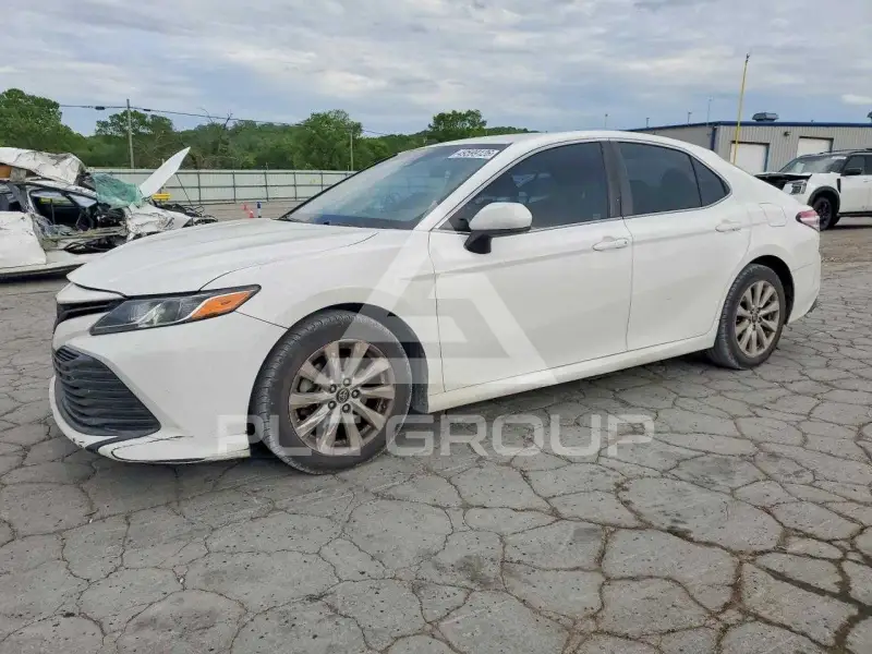 2018 Toyota CAMRY фото