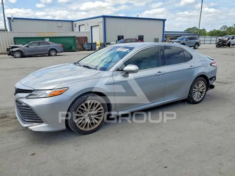 2018 Toyota CAMRY фото