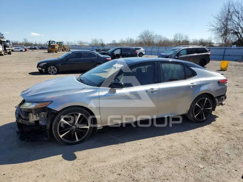 2018 Toyota CAMRY фото