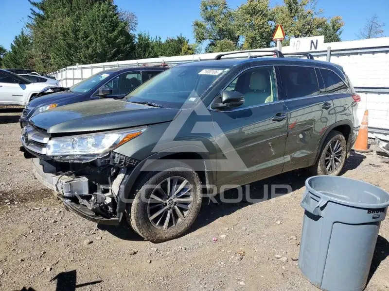 2018 Toyota Highlander фото