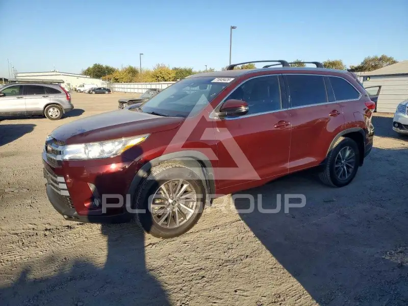 2018 Toyota Highlander фото