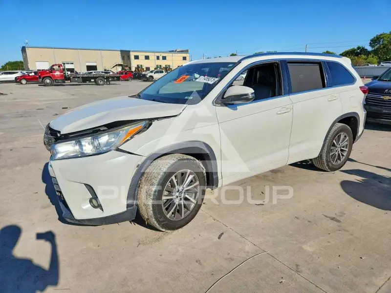 2018 Toyota Highlander фото