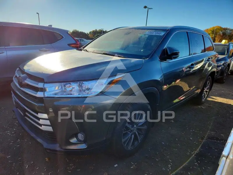 2018 Toyota Highlander фото