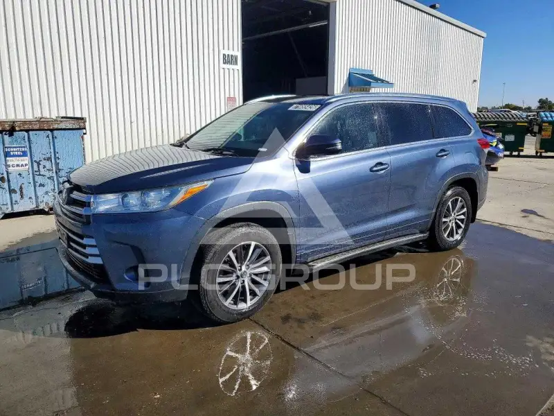 2018 Toyota Highlander фото