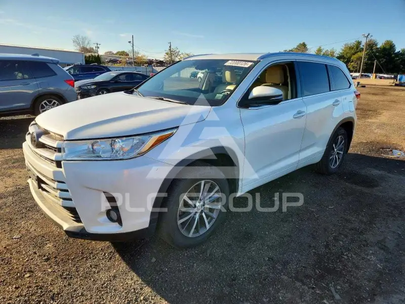 2018 Toyota Highlander фото