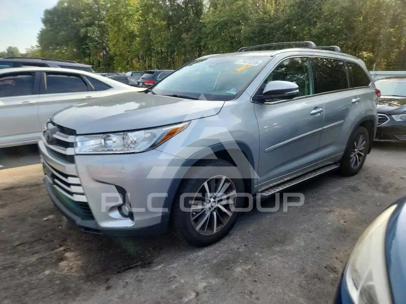 2018 Toyota Highlander фото