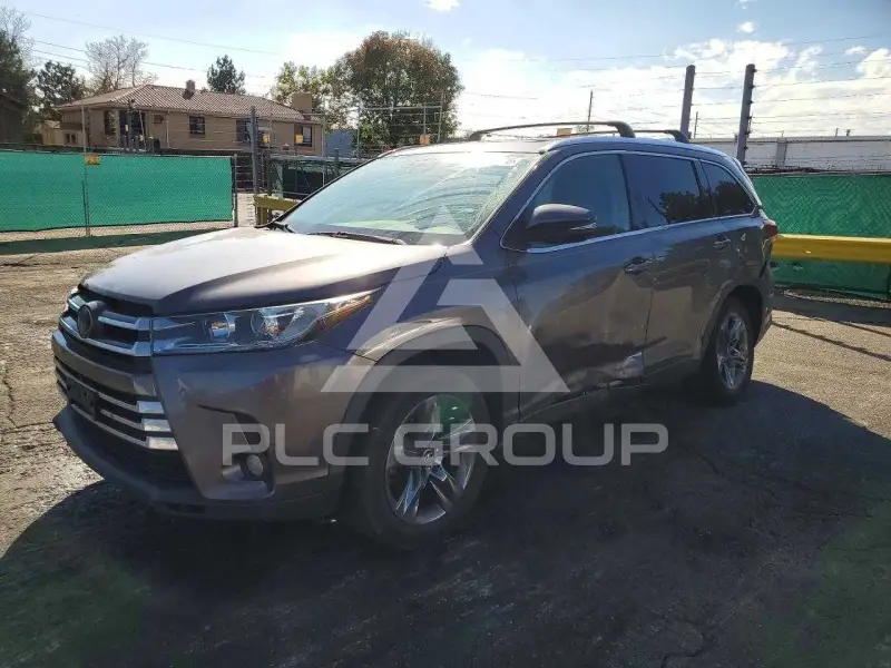 2018 Toyota Highlander photo