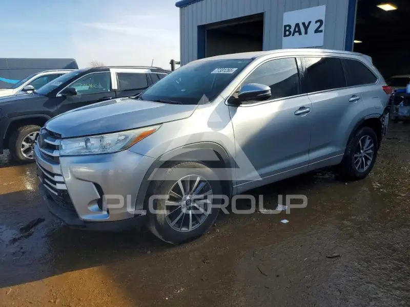 2018 Toyota Highlander фото