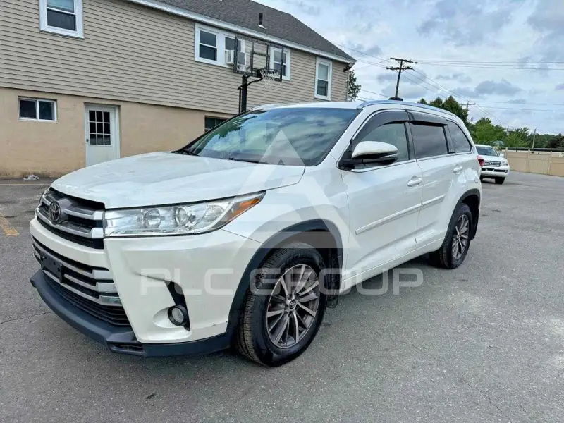 2018 Toyota Highlander photo