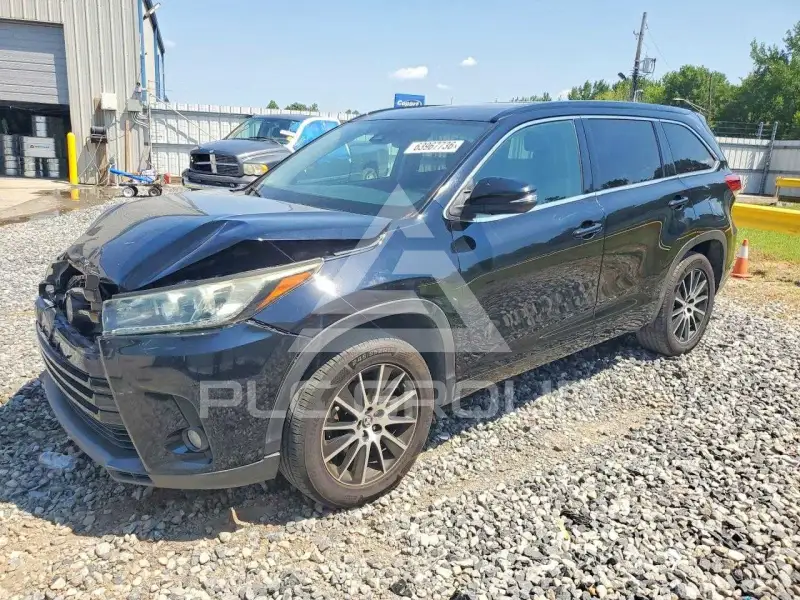 2018 Toyota Highlander фото