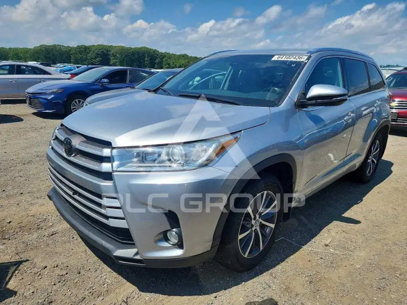 2018 Toyota Highlander фото