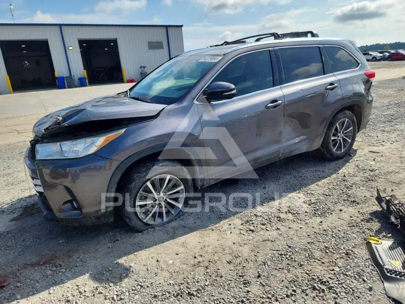 2018 Toyota Highlander фото