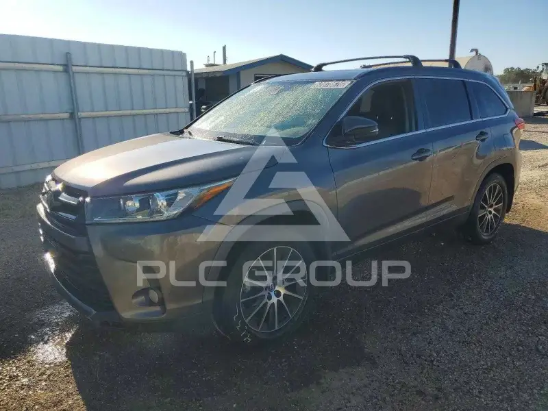 2018 Toyota Highlander фото