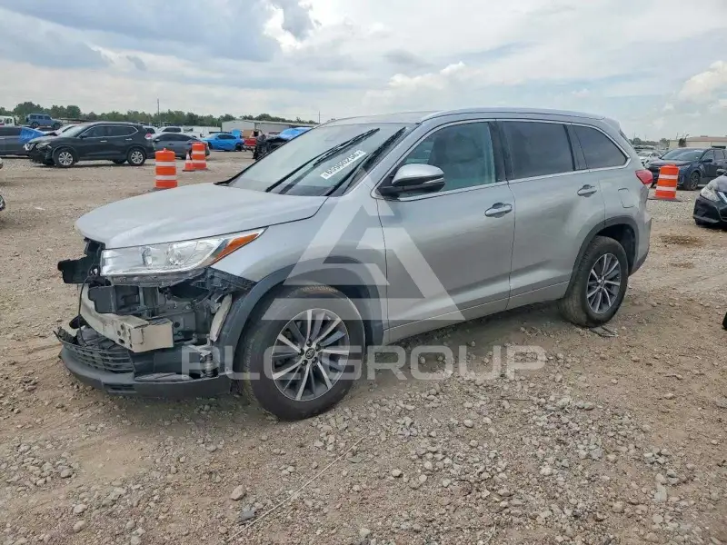 2018 Toyota Highlander фото