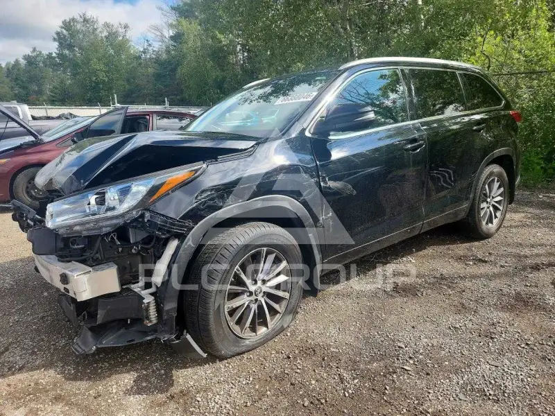 2018 Toyota Highlander photo