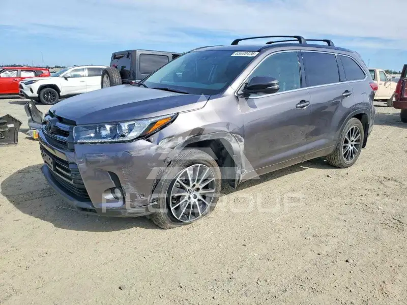 2018 Toyota Highlander фото