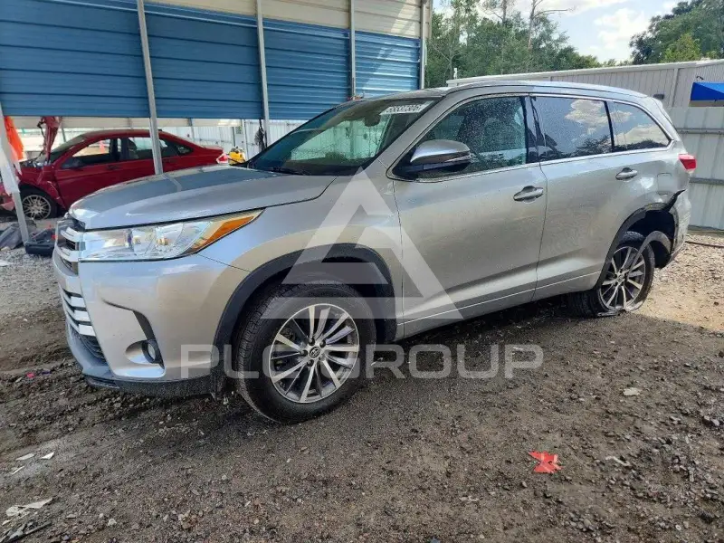 2018 Toyota Highlander фото