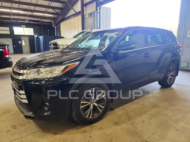 2018 Toyota Highlander photo