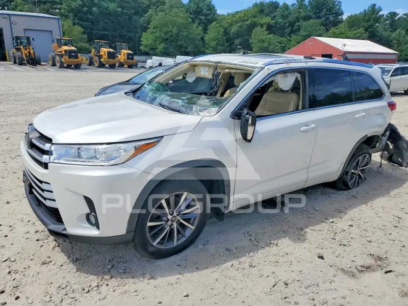 2018 Toyota Highlander фото