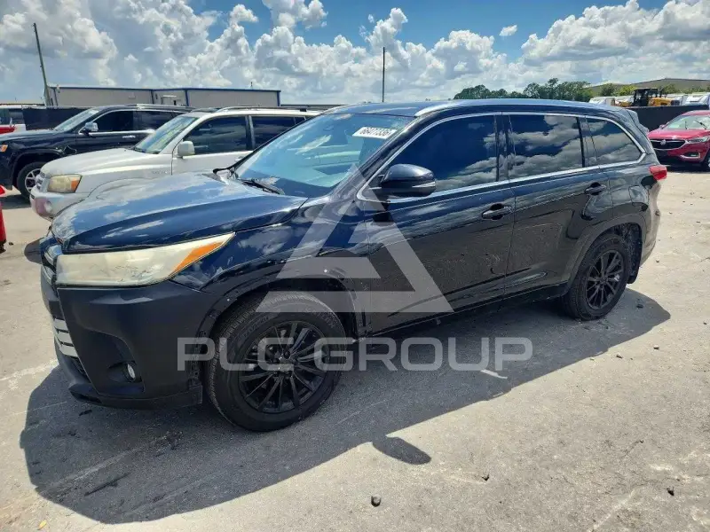 2018 Toyota Highlander photo