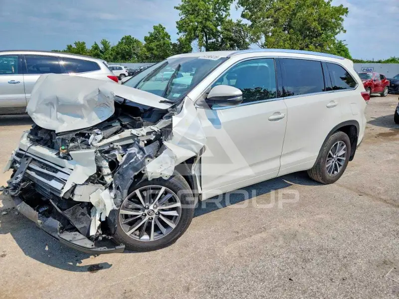 2018 Toyota Highlander фото