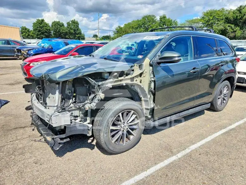 2018 Toyota Highlander фото