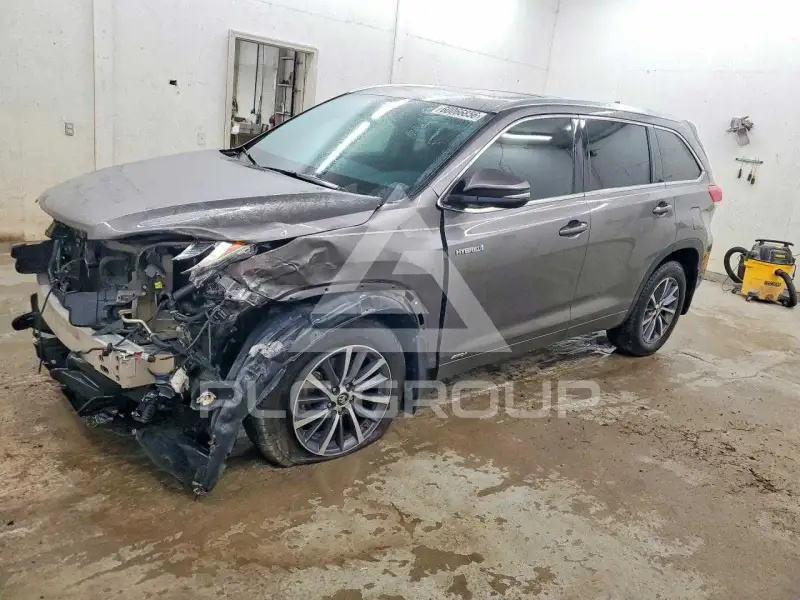 2018 Toyota Highlander photo