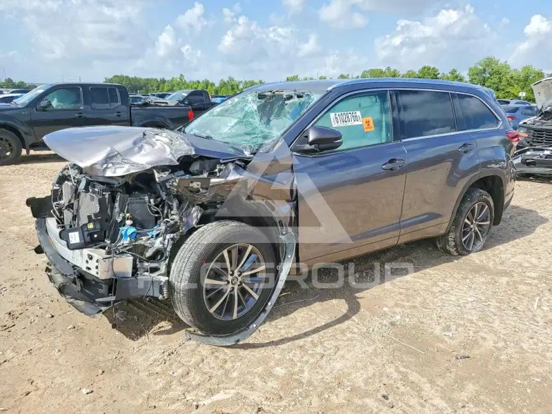 2018 Toyota Highlander фото