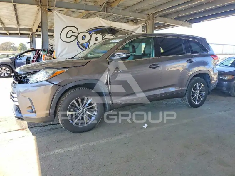 2018 Toyota Highlander фото