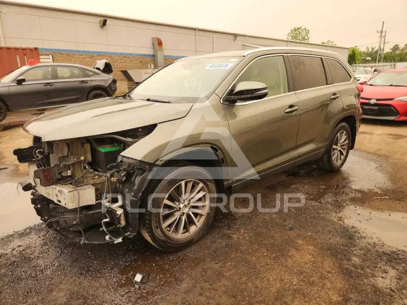 2018 Toyota Highlander фото