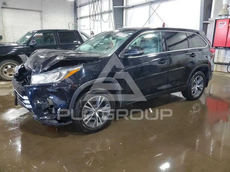 2018 Toyota Highlander photo