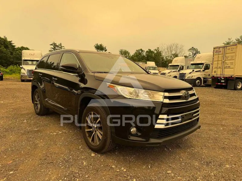 2018 Toyota Highlander photo