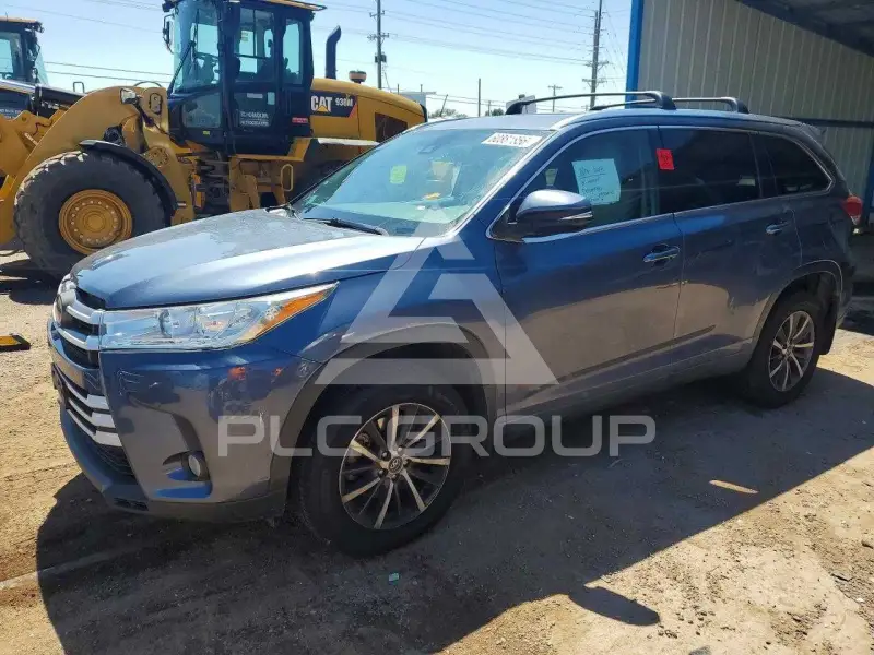 2018 Toyota Highlander photo