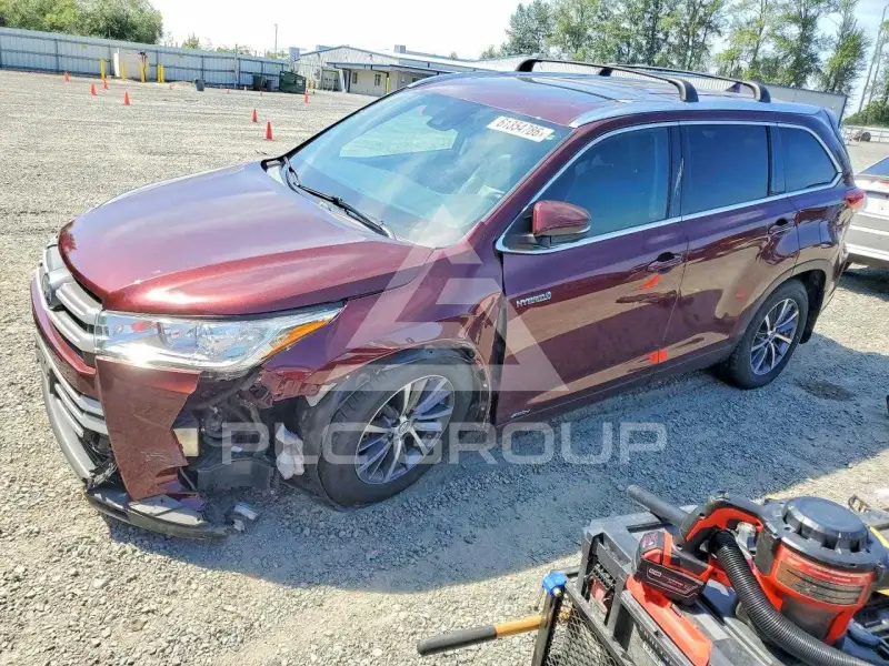 2018 Toyota Highlander photo